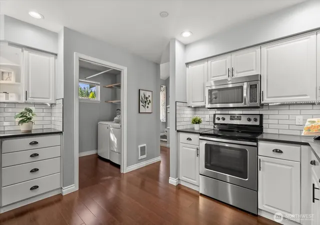 Photo 4 of Townhouse for sale at 2300 Jefferson Ave NE #G131, Renton, WA 98056 | MLS# NWM2590376 | Listing updated on 2026-10-02