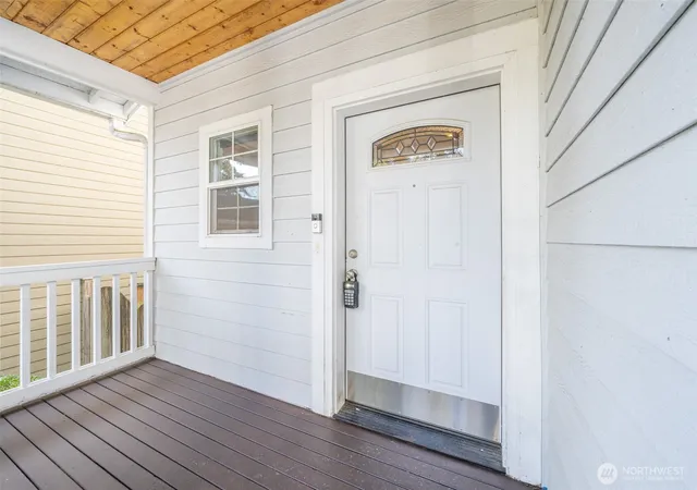 Photo 2 of Condo for sale at 9212 18th Avenue W, Everett, WA 98204 | MLS# NWM2590379 | Listing updated on 2026-10-02