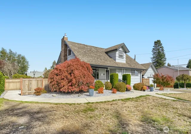 Photo 2 of Single family home for sale at 5013 N 33 Street, Tacoma, WA 98407 | MLS# NWM2590390 | Listing updated on 2026-10-02