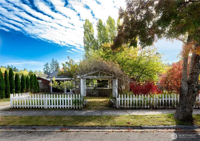 Photo 3 of Single family home for sale at 1001 Terra Bella Ln, Friday Harbor, WA 98250 | MLS# NWM2590395 | Listing updated on 2026-10-18