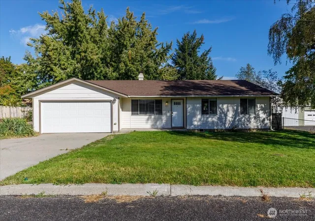Single family home for sale at 63 Sunset Dr, Electric City, WA 99123 | MLS# NWM2590400