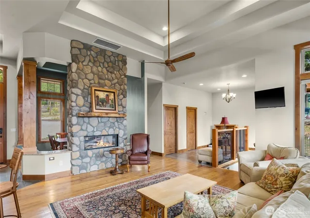Photo 4 of Single family home for sale at 421 Meadow Ridge Dr, Cle Elum, WA 98922 | MLS# NWM2590407 | Listing updated on 2026-10-03