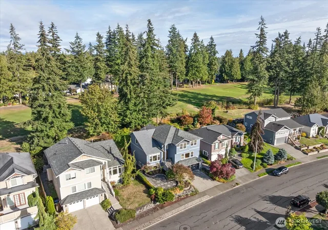Photo 3 of Single family home for sale at 18433 Hawksview Dr, Arlington, WA 98223 | MLS# NWM2590416 | Listing updated on 2026-10-03