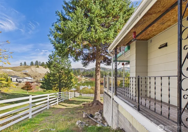 Photo 3 of Single family home for sale at 7 N Lake Ln, Republic, WA 99166 | MLS# NWM2590425 | Listing updated on 2026-10-08