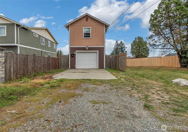 Photo 1 of Single family home for sale at 3320 S Asotin St, Tacoma, WA 98418 | MLS# NWM2590432 | Listing updated on 2026-10-19