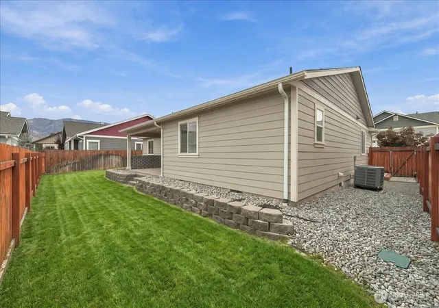 Photo 2 of Single family home for sale at 405 Ridgewood Dr, Manson, WA 98831 | MLS# NWM2590436 | Listing updated on 2026-10-06