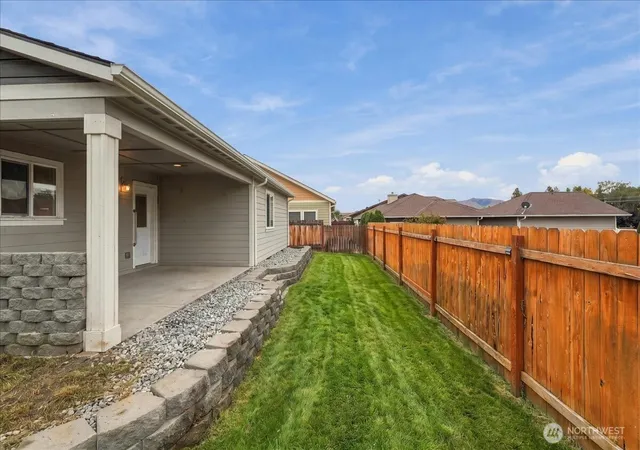 Photo 4 of Single family home for sale at 405 Ridgewood Dr, Manson, WA 98831 | MLS# NWM2590436 | Listing updated on 2026-10-06