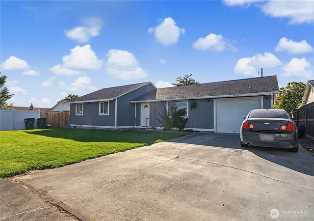 Photo 3 of Single family home for sale at 315 N 4th Avenue, Othello, WA 99344 | MLS# NWM2590451 | Listing updated on 2026-10-16