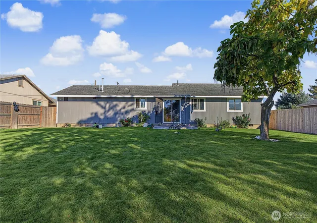 Photo 4 of Single family home for sale at 315 N 4th Avenue, Othello, WA 99344 | MLS# NWM2590451 | Listing updated on 2026-10-16
