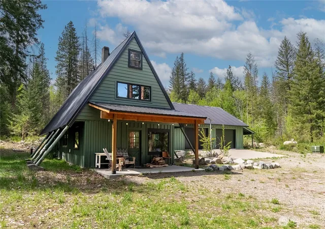 Photo 3 of Single family home for sale at 211 W Buttermilk Creed Rd, Twisp, WA 98856 | MLS# NWM2590464 | Listing updated on 2026-10-02