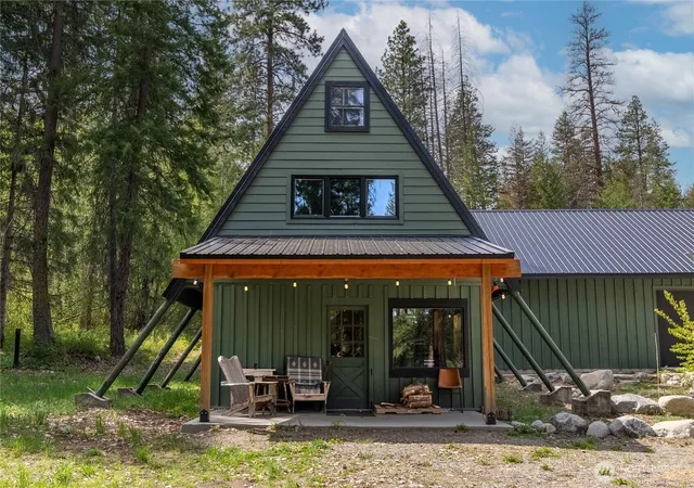 Photo 3 of Single family home for sale at 211 W Buttermilk Creed Rd, Twisp, WA 98856 | MLS# NWM2590464 | Listing updated on 2026-10-02