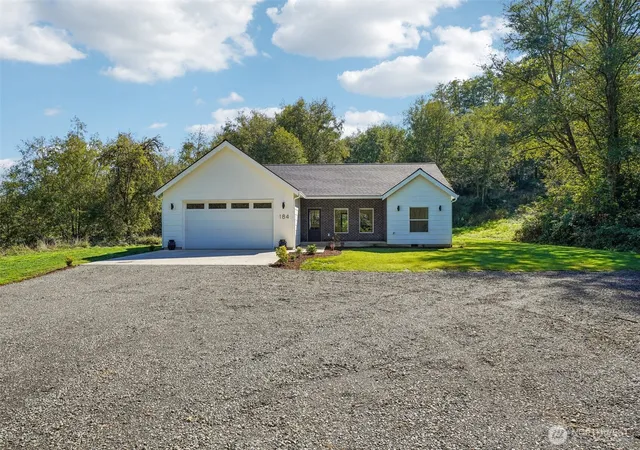 Photo 2 of Single family home for sale at 184 Trout Lakes Rd, Castle Rock, WA 98611 | MLS# NWM2590473 | Listing updated on 2026-10-02