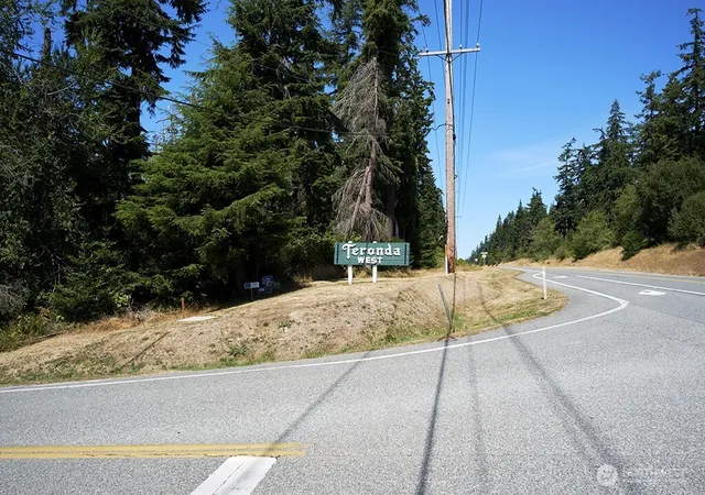 Photo 3 of Land for sale at 2 & 3 Lot Sycamore Rd, Coupeville, WA 98239 | MLS# NWM2590476 | Listing updated on 2026-10-02