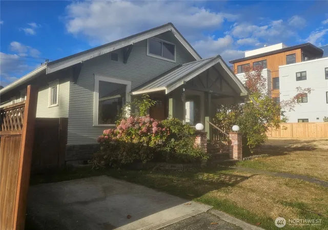 Photo 2 of Single family home for sale at 126 W  126 1/2 2nd St, Port Angeles, WA 98362 | MLS# NWM2590487 | Listing updated on 2026-10-23
