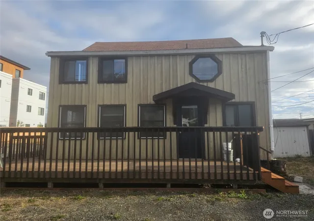 Photo 3 of Single family home for sale at 126 W -126 1/2 2nd St, Port Angeles, WA 98362 | MLS# NWM2590487 | Listing updated on 2026-10-23