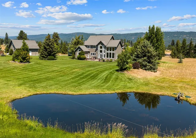 Single family home for sale at 430 Pays Rd, Cle Elum, WA 98922 | MLS# NWM2590489