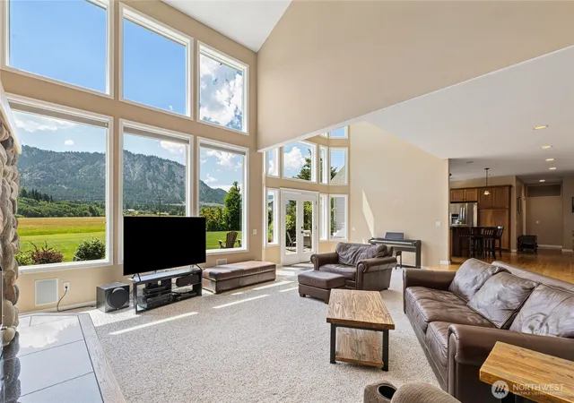 Photo 4 of Single family home for sale at 430 Pays Rd, Cle Elum, WA 98922 | MLS# NWM2590489 | Listing updated on 2026-10-09