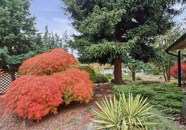 Photo 2 of Single family home for sale at 14700 SE 142nd Street, Renton, WA 98059 | MLS# NWM2590497 | Listing updated on 2026-10-29
