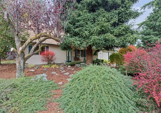 Photo 3 of Single family home for sale at 14700 SE 142nd Street, Renton, WA 98059 | MLS# NWM2590497 | Listing updated on 2026-10-29
