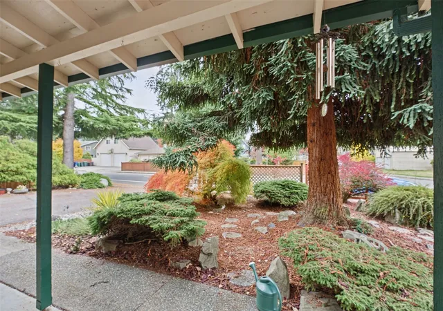 Photo 4 of Single family home for sale at 14700 SE 142nd Street, Renton, WA 98059 | MLS# NWM2590497 | Listing updated on 2026-10-29