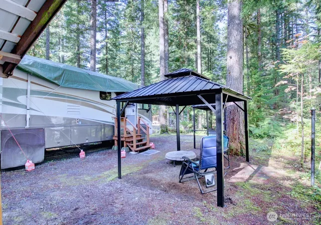 Photo 3 of Manufactured home for sale at 145 1 Goldrush Rd, Deming, WA 98244 | MLS# NWM2590499 | Listing updated on 2026-10-19