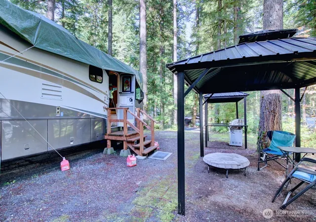 Photo 4 of Manufactured home for sale at 145 1 Goldrush Rd, Deming, WA 98244 | MLS# NWM2590499 | Listing updated on 2026-10-19