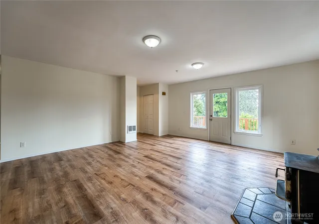 Photo 3 of Single family home for sale at 2005 NE Jensen Ave, Bremerton, WA 98310 | MLS# NWM2590504 | Listing updated on 2026-10-03