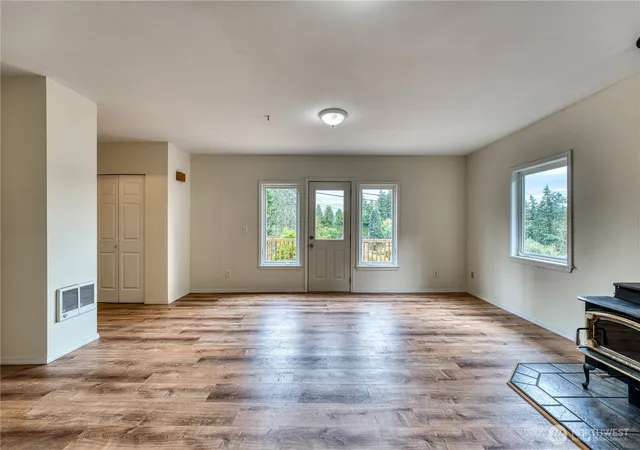 Photo 4 of Single family home for sale at 2005 NE Jensen Ave, Bremerton, WA 98310 | MLS# NWM2590504 | Listing updated on 2026-10-03