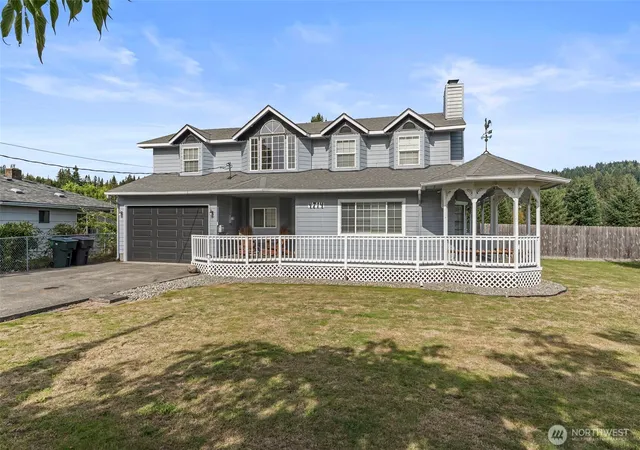 Photo 3 of Single family home for sale at 4714 Pine St, Longview, WA 98632 | MLS# NWM2590507 | Listing updated on 2026-10-03