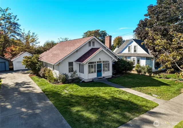 Photo 2 of Single family home for sale at 916 Catherine St, Walla Walla, WA 99362 | MLS# NWM2590517 | Listing updated on 2026-10-06