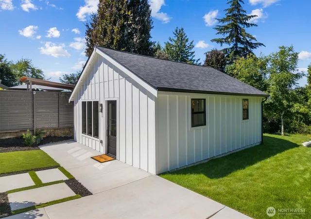 Photo 2 of Single family home for sale at 7745 Seward Park Ave S, Seattle, WA 98118 | MLS# NWM2590519 | Listing updated on 2026-10-02