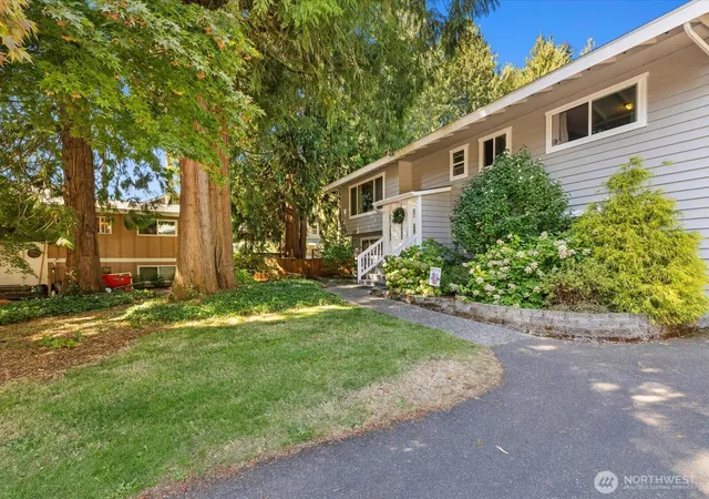 Photo 3 of Single family home for sale at 19310 1st Avenue Se, Bothell, WA 98012 | MLS# NWM2590524 | Listing updated on 2026-10-02
