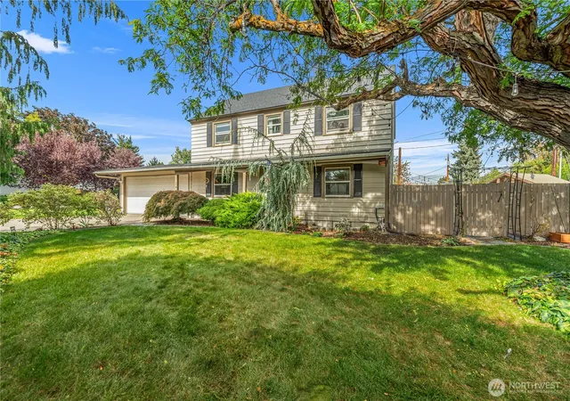 Photo 2 of Single family home for sale at 1408 Westwood Ave, Wenatchee, WA 98801 | MLS# NWM2590528 | Listing updated on 2026-10-05