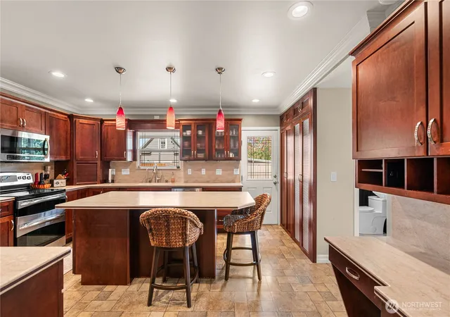 Photo 3 of Single family home for sale at 1408 Westwood Ave, Wenatchee, WA 98801 | MLS# NWM2590528 | Listing updated on 2026-10-05