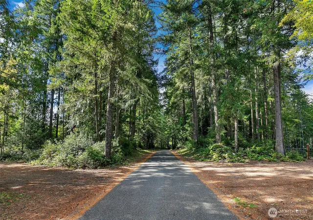 Photo 2 of Manufactured home for sale at 180 E Mcmickin Rd, Shelton, WA 98584 | MLS# NWM2590529 | Listing updated on 2026-10-19