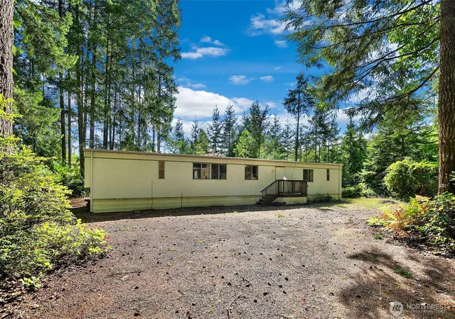 Photo 3 of Manufactured home for sale at 180 E Mcmickin Rd, Shelton, WA 98584 | MLS# NWM2590529 | Listing updated on 2026-10-19