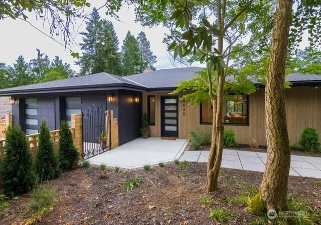 Photo 1 of Single family home for sale at 16040 36th Avenue Ne, Lake Forest Park, WA 98155 | MLS# NWM2590532 | Listing updated on 2026-10-03