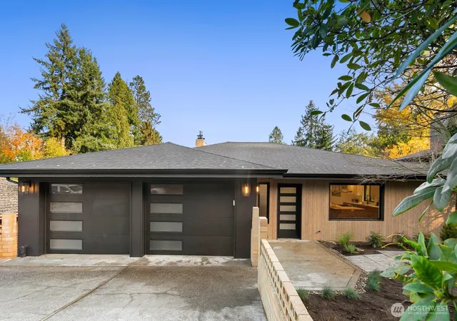 Photo 2 of Single family home for sale at 16040 36th Avenue Ne, Lake Forest Park, WA 98155 | MLS# NWM2590532 | Listing updated on 2026-10-03