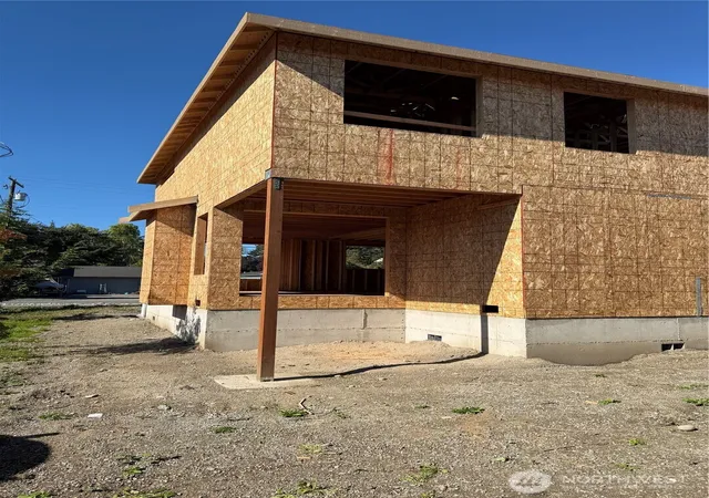 Photo 3 of Single family home for sale at 747 Maple Ave, La Conner, WA 98257 | MLS# NWM2590535 | Listing updated on 2026-10-02