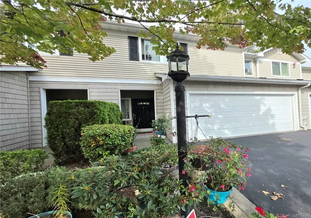 Photo 1 of Townhouse for sale at 18866 108th Lane Se, Renton, WA 98055 | MLS# NWM2590544 | Listing updated on 2026-10-24