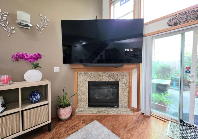 Photo 4 of Townhouse for sale at 18866 108th Lane SE, Renton, WA 98055 | MLS# NWM2590544 | Listing updated on 2026-10-02