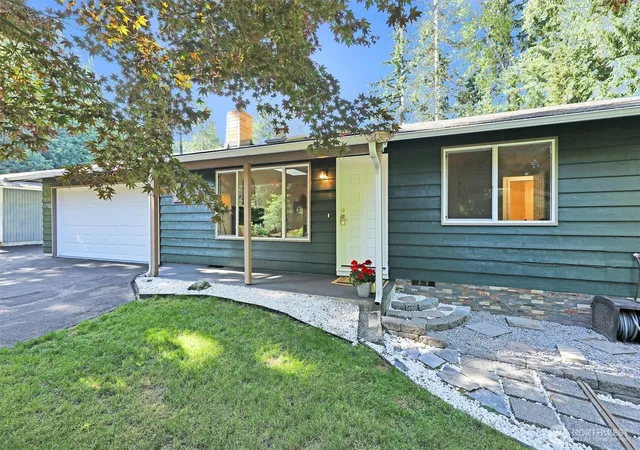 Photo 3 of Single family home for sale at 20915 W Richmond Rd, Bothell, WA 98021 | MLS# NWM2590546 | Listing updated on 2026-10-11