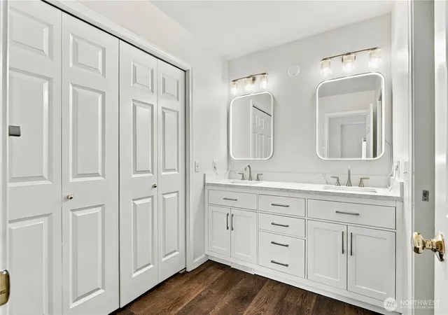 Photo 4 of Condo for sale at 22634 NE 4th Place, Sammamish, WA 98074 | MLS# NWM2590556 | Listing updated on 2026-10-02