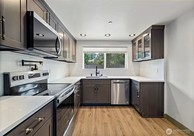 Photo 4 of Single family home for sale at 1008 E Guiberson St, Kent, WA 98030 | MLS# NWM2590571 | Listing updated on 2026-10-02
