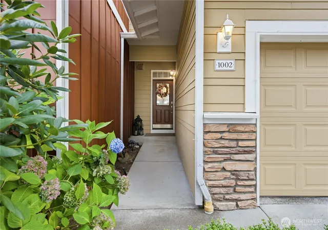 Photo 2 of Townhouse for sale at 35315 Se Aspen Ln #1002, Snoqualmie, WA 98065 | MLS# NWM2590572 | Listing updated on 2026-10-03
