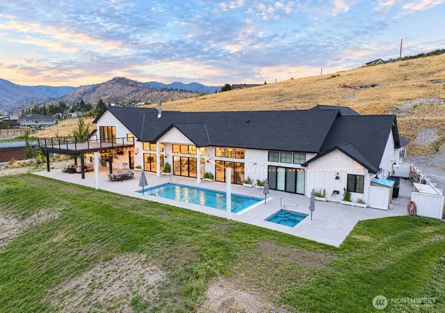 Photo 2 of Mansion for sale at 4795 Chelan Blvd, Manson, WA 98831 | MLS# NWM2590583 | Listing updated on 2026-10-08