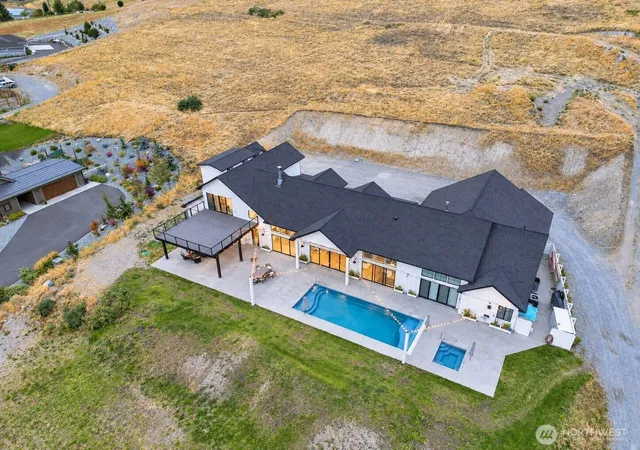 Photo 4 of Single family home for sale at 4795 Chelan Blvd, Manson, WA 98831 | MLS# NWM2590583 | Listing updated on 2026-10-08