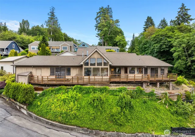 Photo 2 of Single family home for sale at 812 San Francisco Ave Ne, Olympia, WA 98506 | MLS# NWM2590594 | Listing updated on 2026-10-02