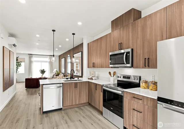 Photo 4 of Sale Pending at 16202 Manor Way #D6, Lynnwood, WA 98087 | MLS# NWM2590598 | Listing updated on 2026-10-02