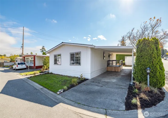 Photo 1 of Manufactured home for sale at 225 Ne Ernst St #49, Oak Harbor, WA 98277 | MLS# NWM2590641 | Listing updated on 2026-10-05